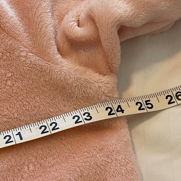 Super Soft Fleece and Fuzzy Disney Minnie Mouse Top - Picture 7 of 9